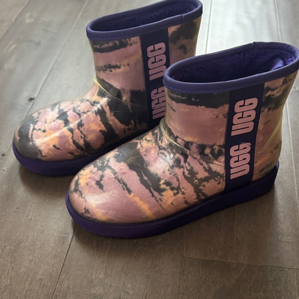 UGG Classic Clear Mini Tie Dye Waterproof Boots Purple Pink Size 6